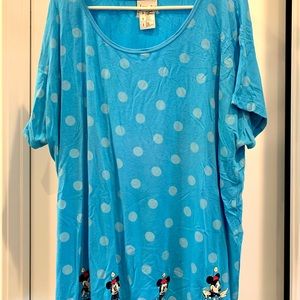 Disney Resorts cute top in a cotton blend. Size 2X